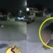 REPORTERA SUFRE INCÓMODO MOMENTO AL CAER EN BACHE Y MOSTRAR SU ROPA INTERIOR