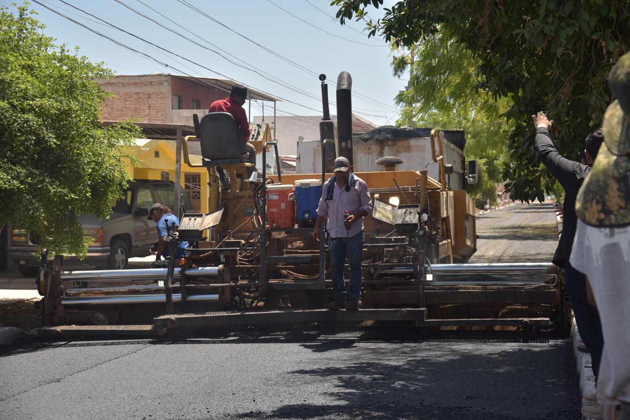 CON PAVIMENTO DE ALTA DURABILIDAD LAMARQUE TRANSFORMA VIALIDADES EN LA JARDINES DEL VALLE