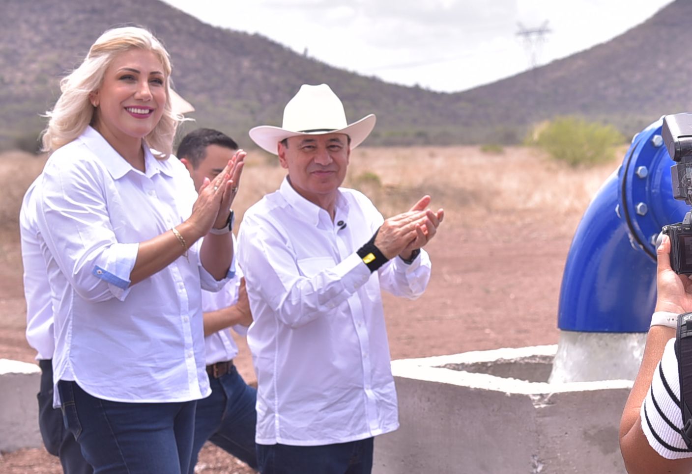 ENTREGAN GOBERNADOR ALFONSO DURAZO Y PRESIDENTA CLAUDIA SANTACRUZ OBRA HIDROAGRÍCOLA A FAMILIAS DE TESOPOBAMPO