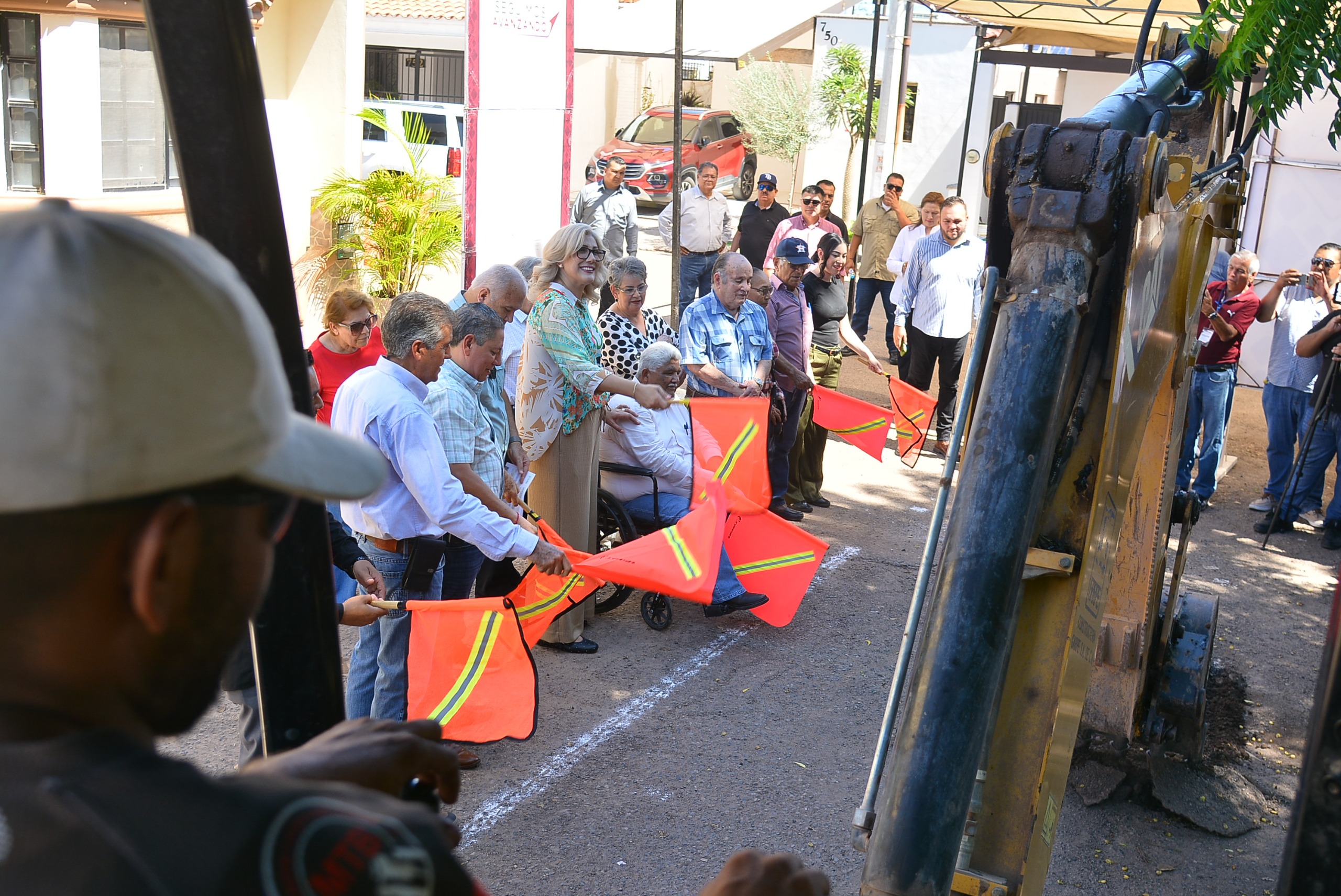 CON CERCANÍA Y COMPROMISO ALCALDESA DA INICIO A NUEVA OBRA PÚBLICA