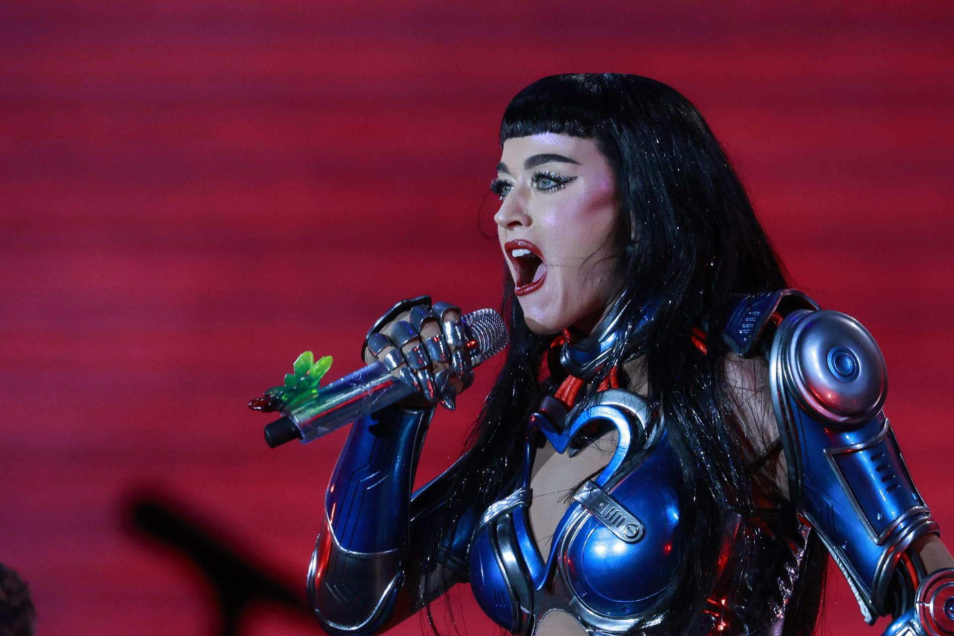 KATY PERRY CRITICA A LA CASA BLANCA POR USAR ‘FIREWORK’ EN UN VIDEO DE LA GUERRA EN IRÁN