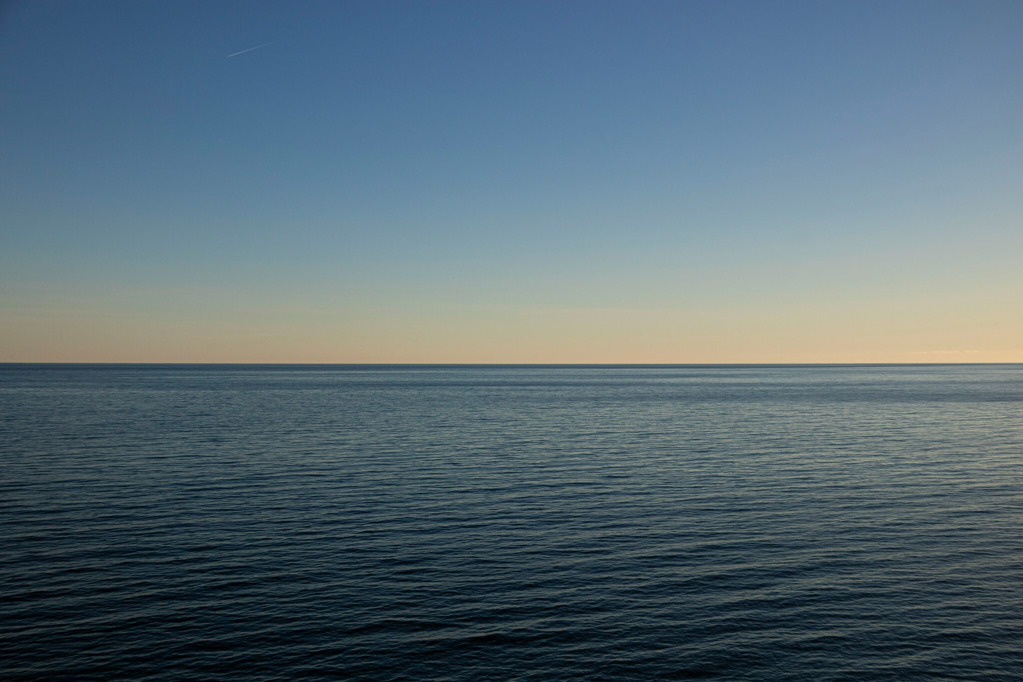 RESCATAN A UN MARINERO QUE ESTUVO A LA DERIVA POR 30 DÍAS EN EL PACÍFICO