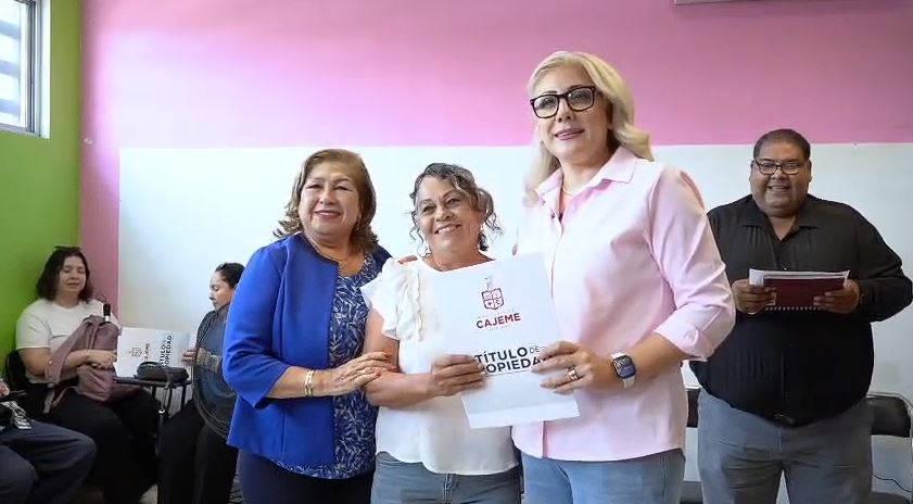 OTORGA PRESIDENTA MUNICIPAL CERTEZA JURÍDICA A 14 FAMILIAS DE VARIAS COLONIAS