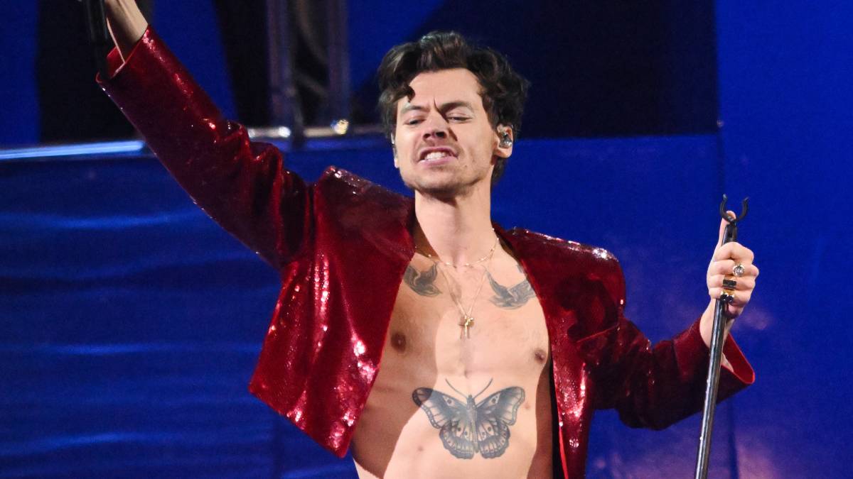 HARRY STYLES CANTA BAJO LA LLUVIA EN CDMX Y ENCIENDE AL ESTADIO GNP